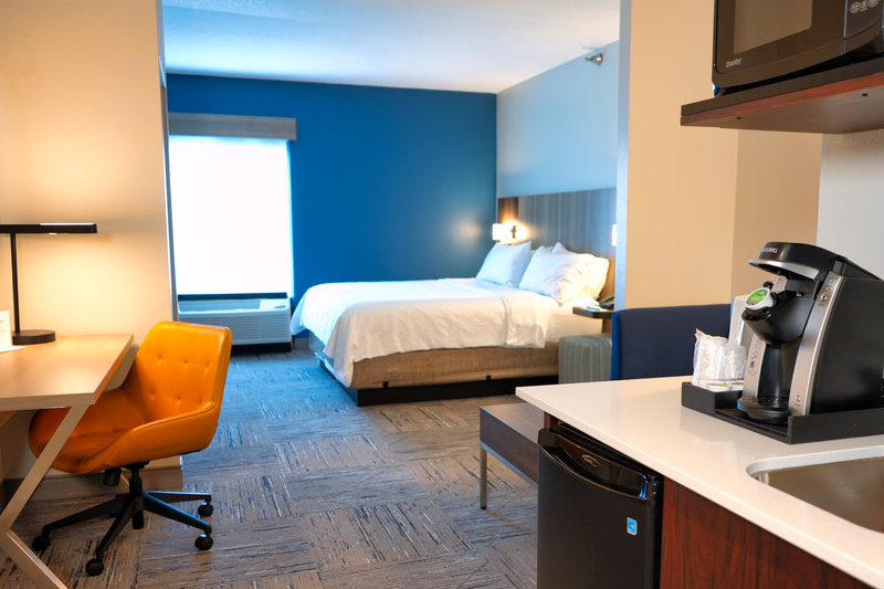 HOLIDAY INN EXP STES OLDSMAR