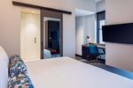 Skyview, Guest room, 1 King, Corner room