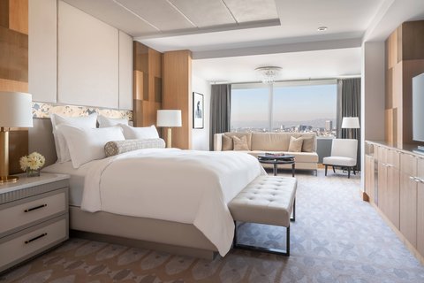 Ritz-Carlton Suite - Bedroom