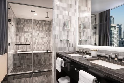 Executive King Bathroom