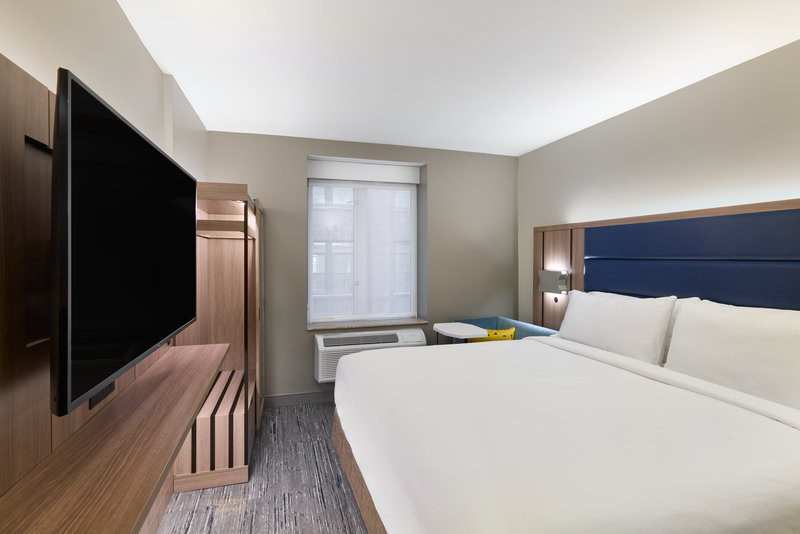 HOLIDAY INN EXPRESS MANHATTAN