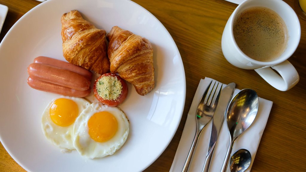 Holiday Inn & Suites Makati, an IHG Hotel - In-Room Dining