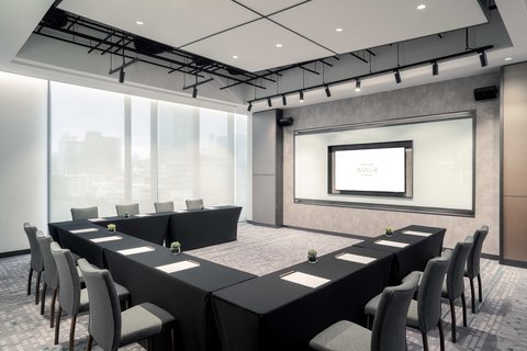 Our venues also offer natural daylight in all meeting rooms.