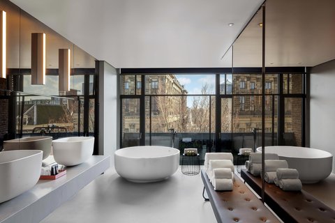 Extreme WOW Exchange One-Bedroom Studio