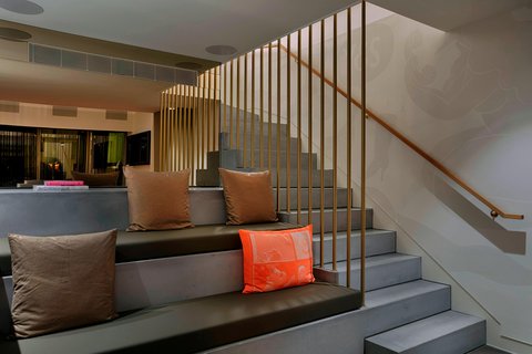 Marvelous Exchange Suite - Living Room