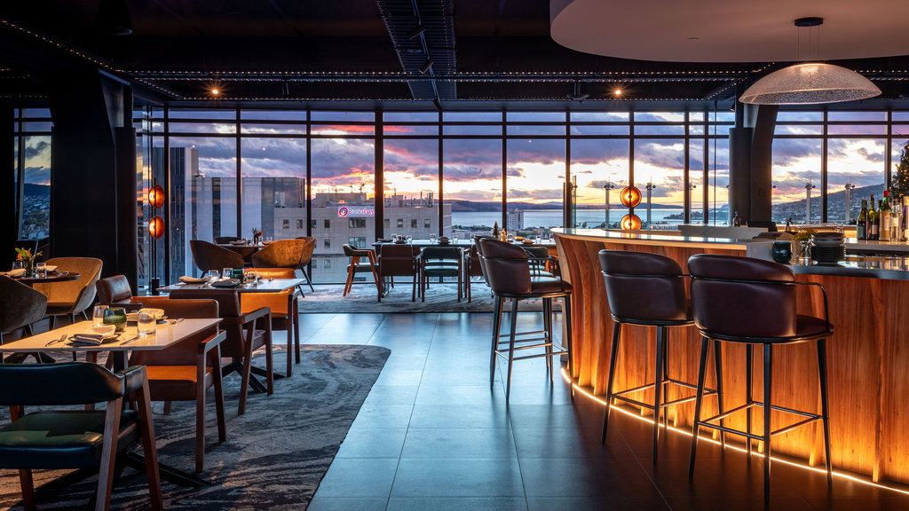 Crowne Plaza Hobart, an IHG Hotel - AURA Lounge & Bar
