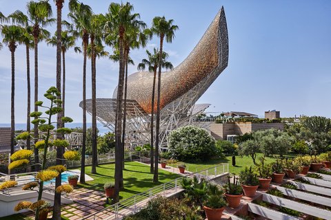 Jardines del Hotel Arts Barcelona