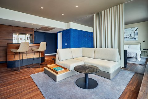 Lake Suite - Living Area