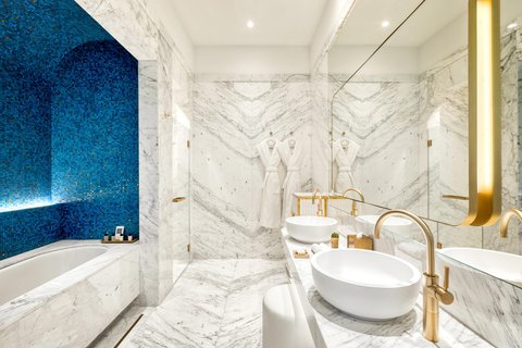 Baño de la suite de un dormitorio