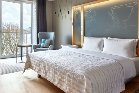 Deluxe Room - Partial Alster View