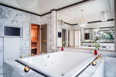 President Suite Bathroom With Sauna