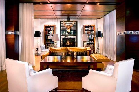 Private Guest Lobby
