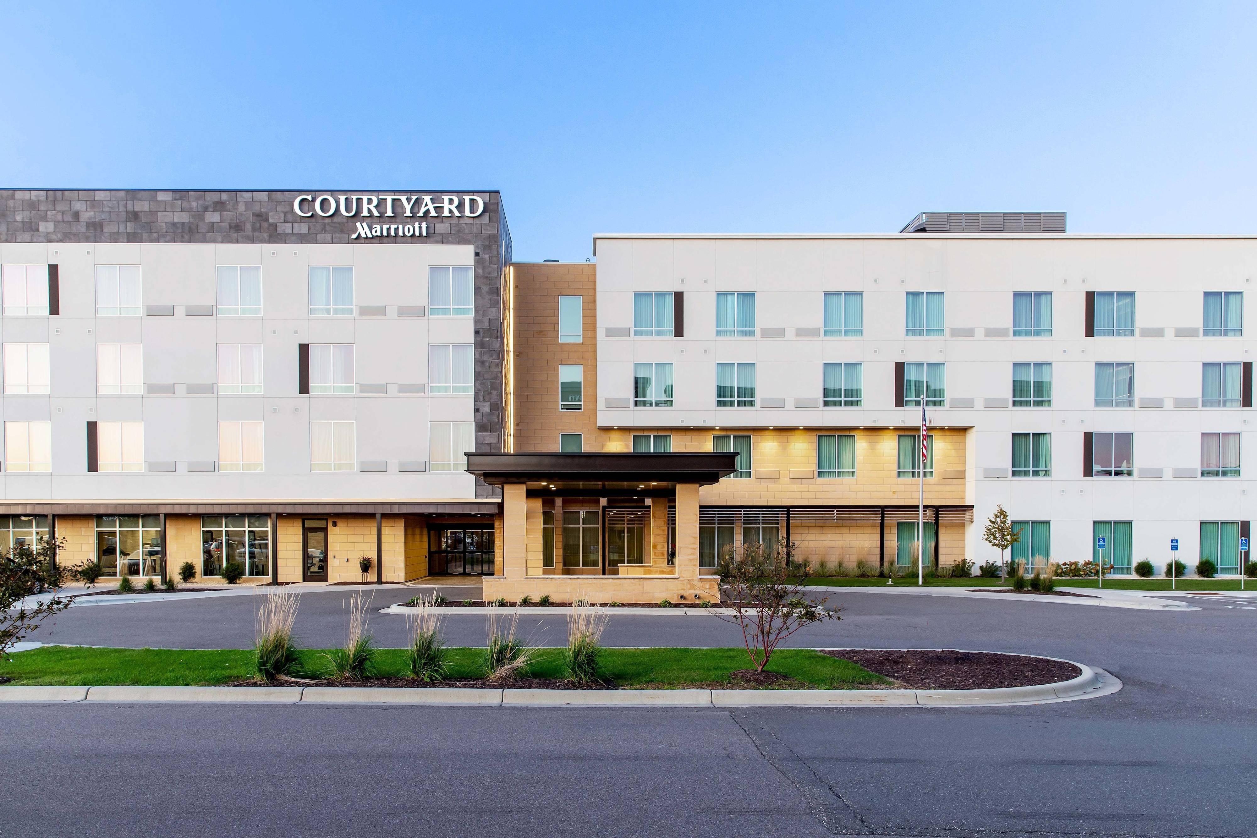 Courtyard By Marriott St. Paul Woodbury