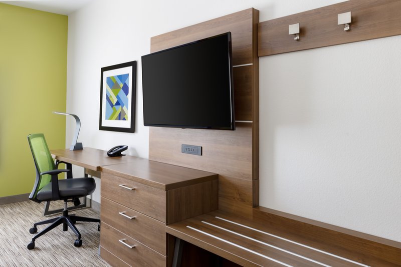 Holiday Inn Express and Suites Oakhurst-Yosemite Park Area