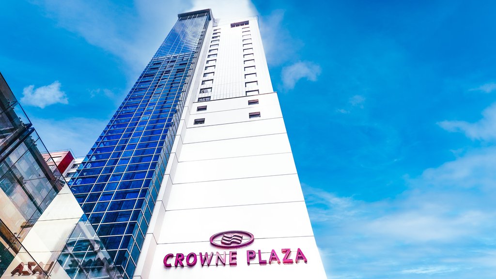Crowne Plaza Auckland, an IHG Hotel - Crowne Plaza Hotel Exterior
