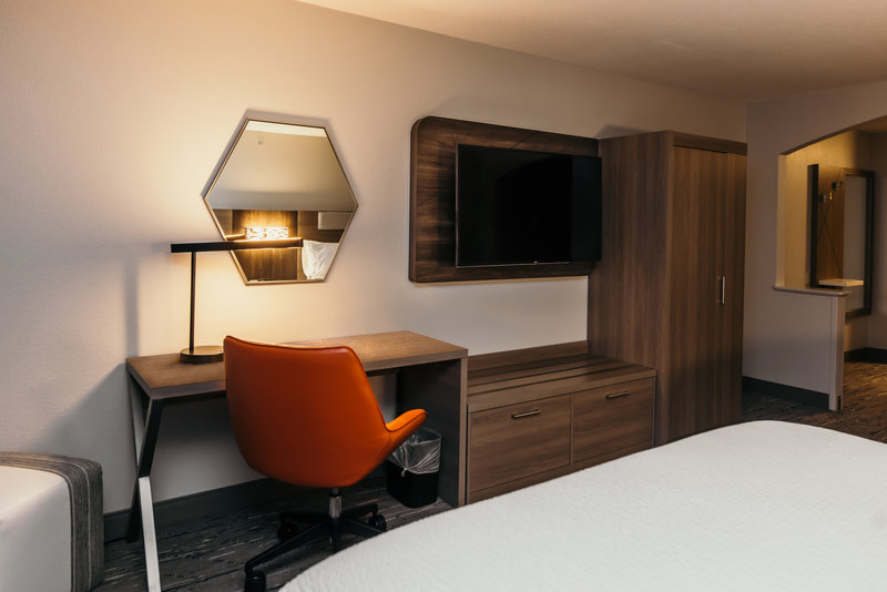 Holiday Inn Exp Stes Urbandale