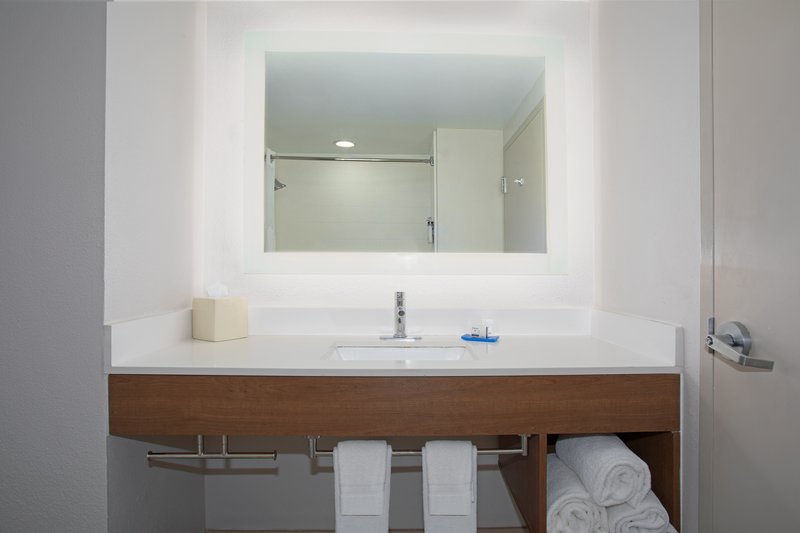 Holiday Inn Express and Suites Tucson