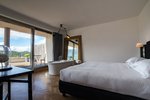 Deluxe, 1 Bedroom Suite, 1 King, Golf view, Upper floor, Terrace
