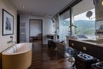 Deluxe, 1 Bedroom Suite, 1 King, Golf view, Upper floor, Terrace