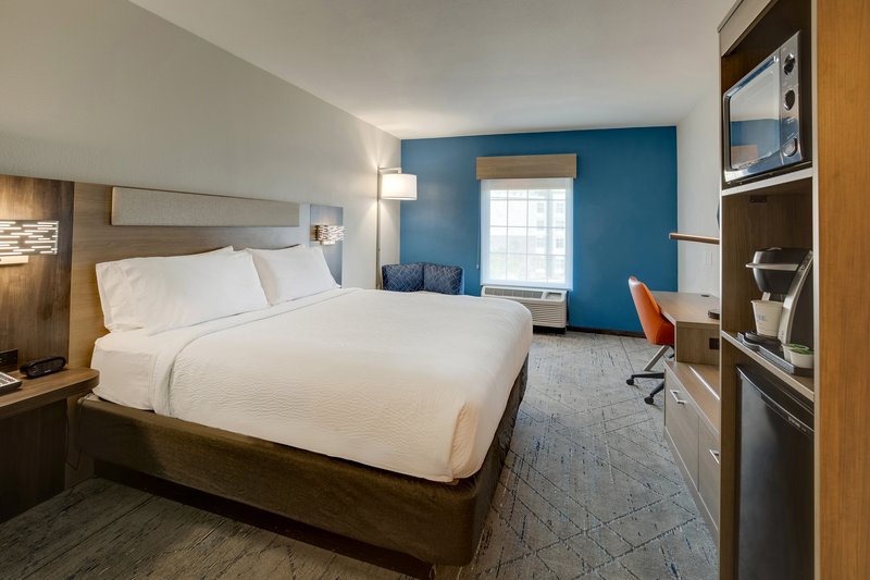 HOLIDAY EXPRESS HOTEL & SUITES CAPITOL BELTWAY I-95 (Largo)