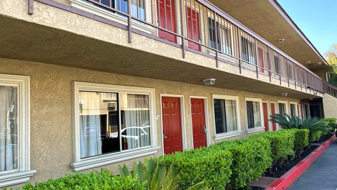 Pico Rivera Inn CA Exterior