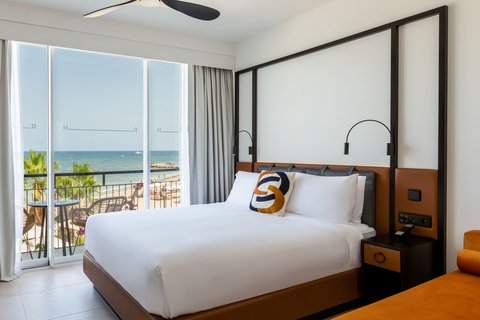 Deluxe Sea View Room