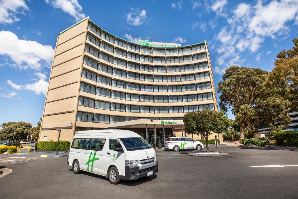 Holiday Inn Melbourne Airport, an IHG Hotel - Shuttle Bus infront of Holiday Inn Melbourne Airport