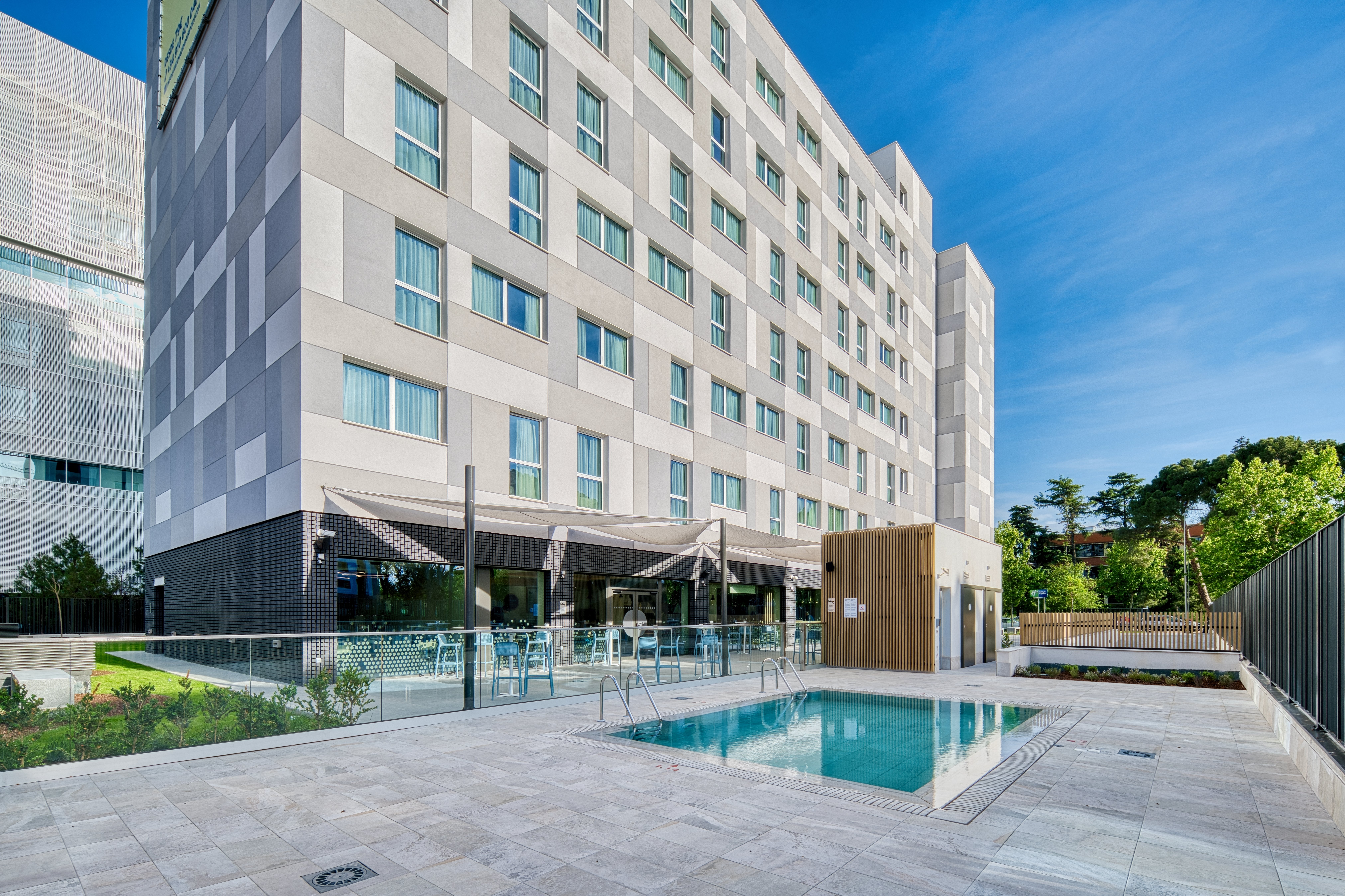 Holiday Inn Express Airport