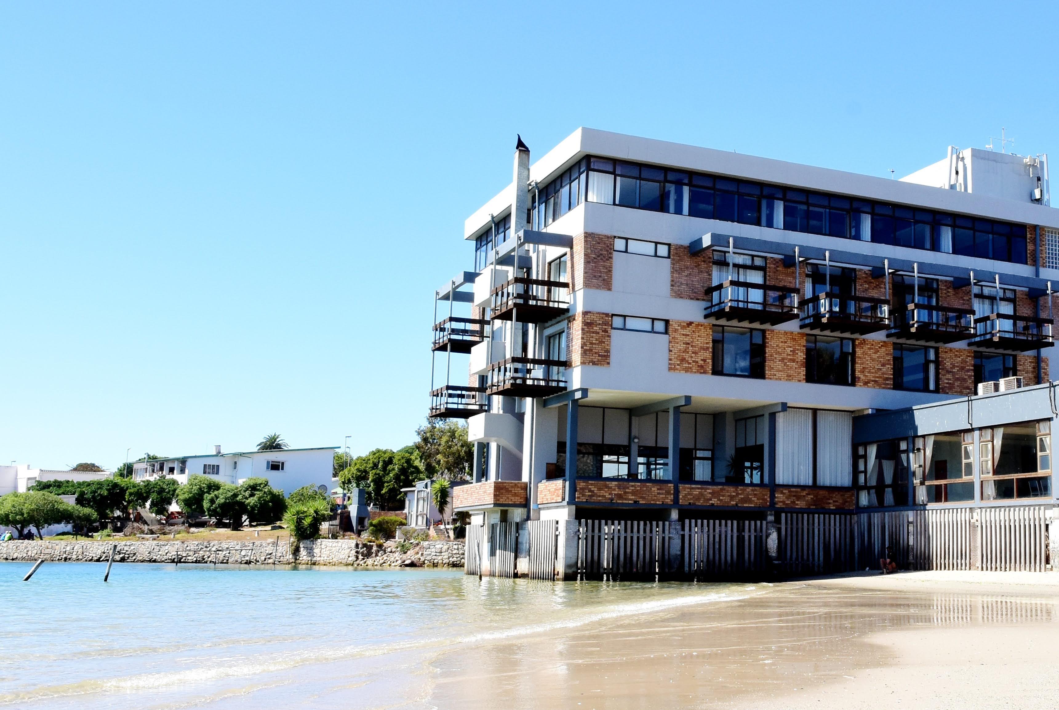 Hoedjiesbaai Hotel