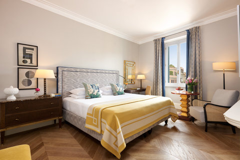RFH Hotel de Russie - Superior Room
