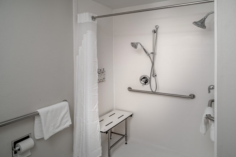 KING MOBIL ACCESSIBLE ROLL IN SHWR NOSMK