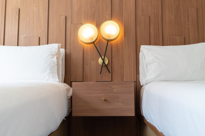HOLIDAY INN EXPRESS DOWNTOWN