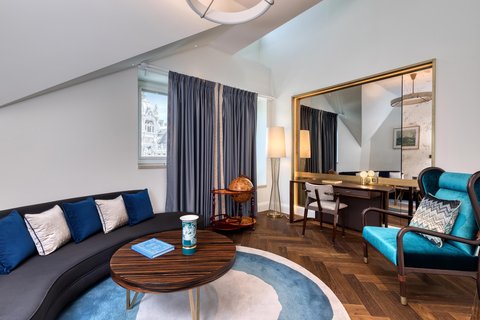 Crown Tower Suite