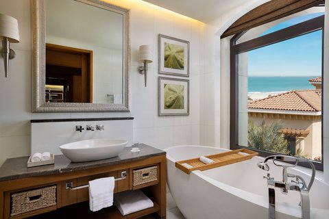 Partial Seaview Room Bathroom - Detail