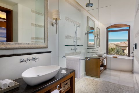 Partial Seaview Bathroom and Amenities