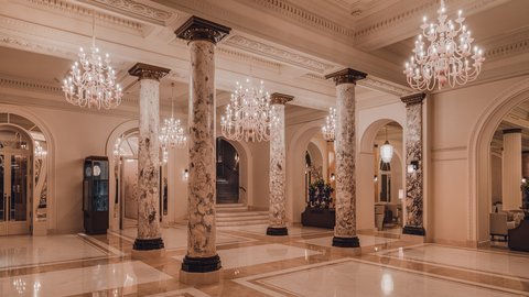 Hotel-Lobby