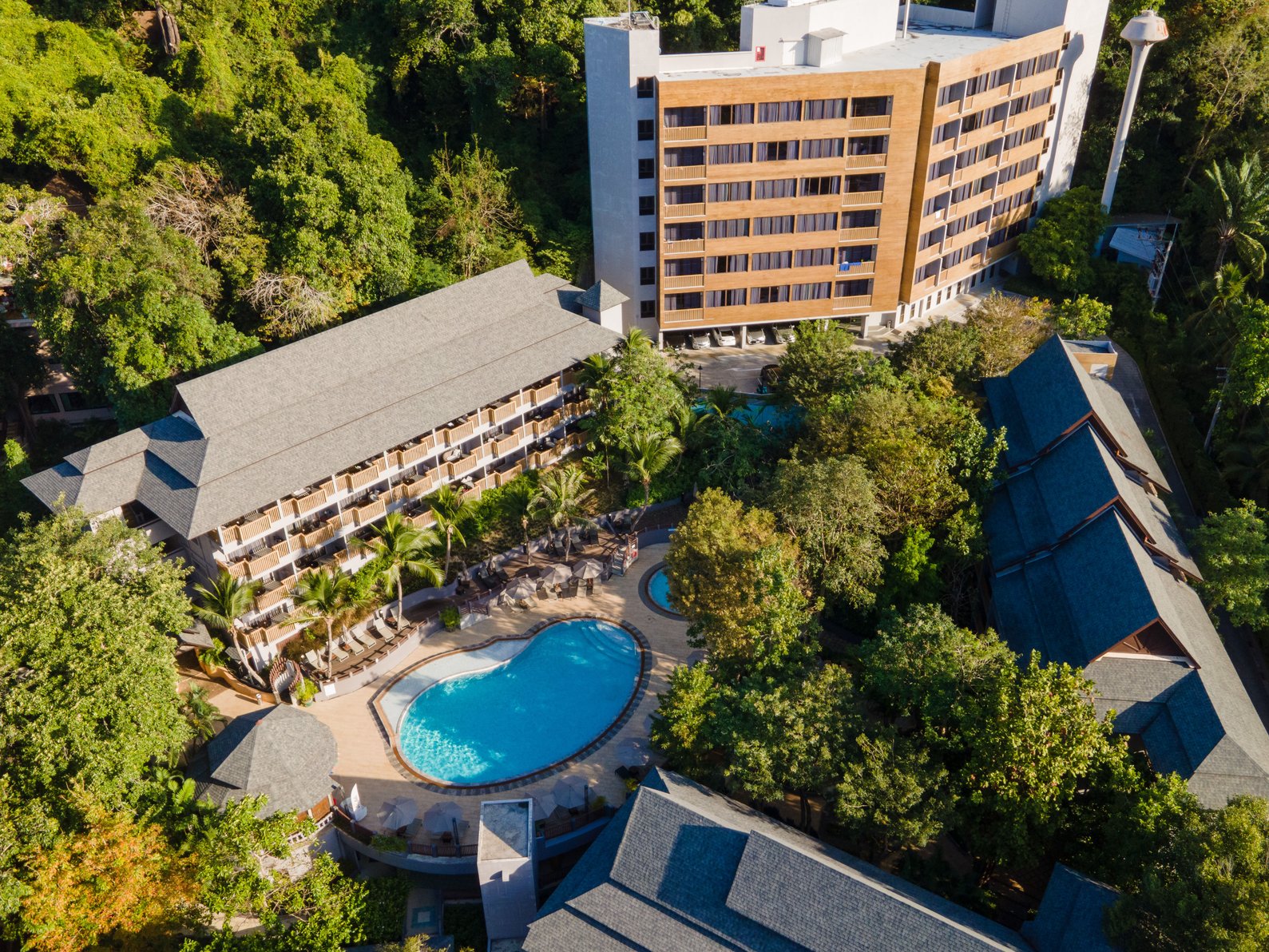 Locate in the heart of Ao Nang, surrounding  with rock formation