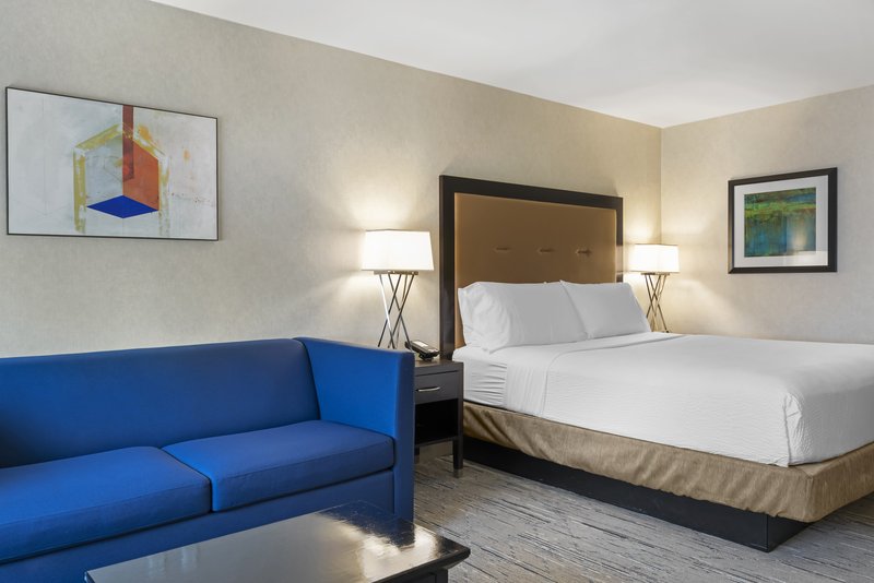 HOLIDAY INN EXPRESS COLTON