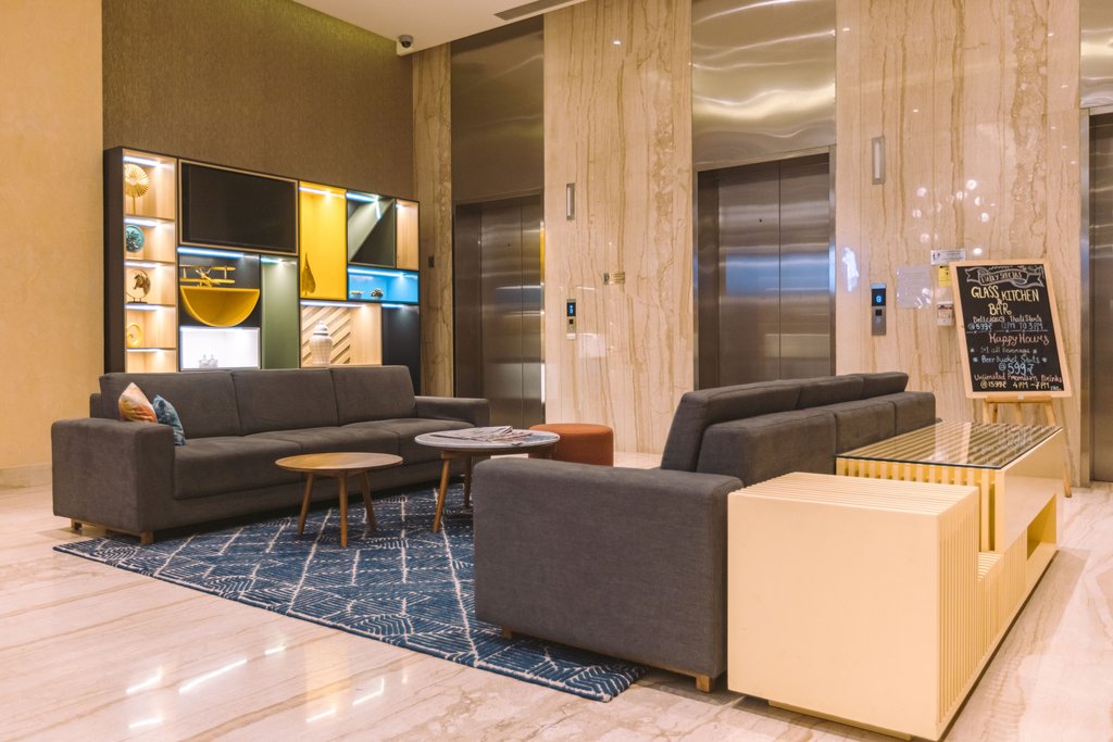 Holiday Inn Bengaluru Racecourse, an IHG Hotel - Lobby