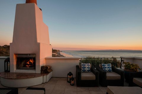 Residence Suite – Kamin auf der Dachterrasse