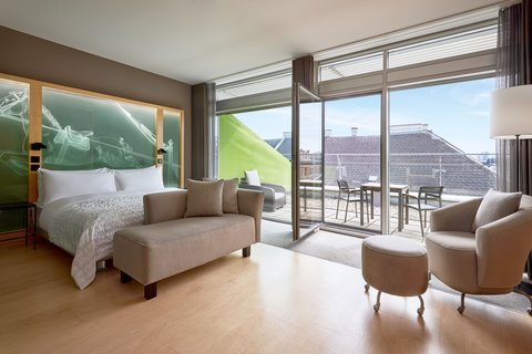 Zimmer mit Dachterrasse – Kingsize-Bett
