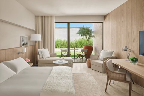 King Deluxe Guest Room - Garden View