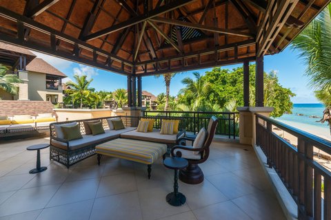 Beachfront Suite Terrace