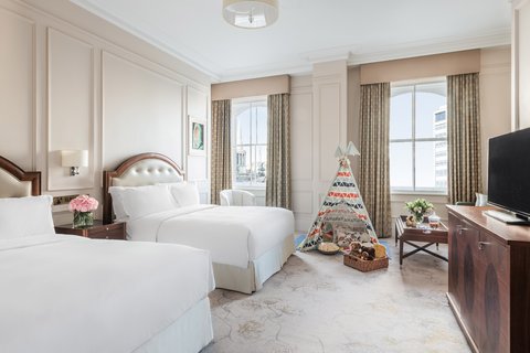 Family Room with Kids Teepee