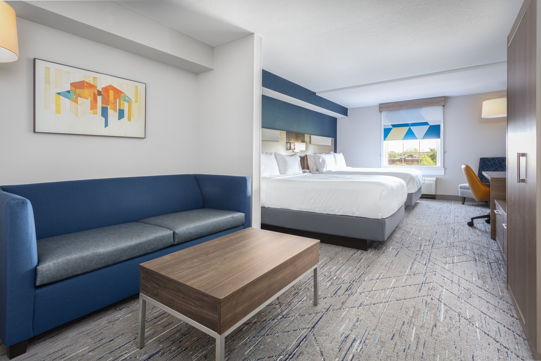 Holiday Inn Express & Suites WILLIAMSBURG Room Type - 1 King Corner Suite