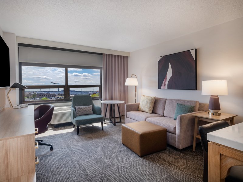 1 King Bed 1 Bedroom Suite Airport View