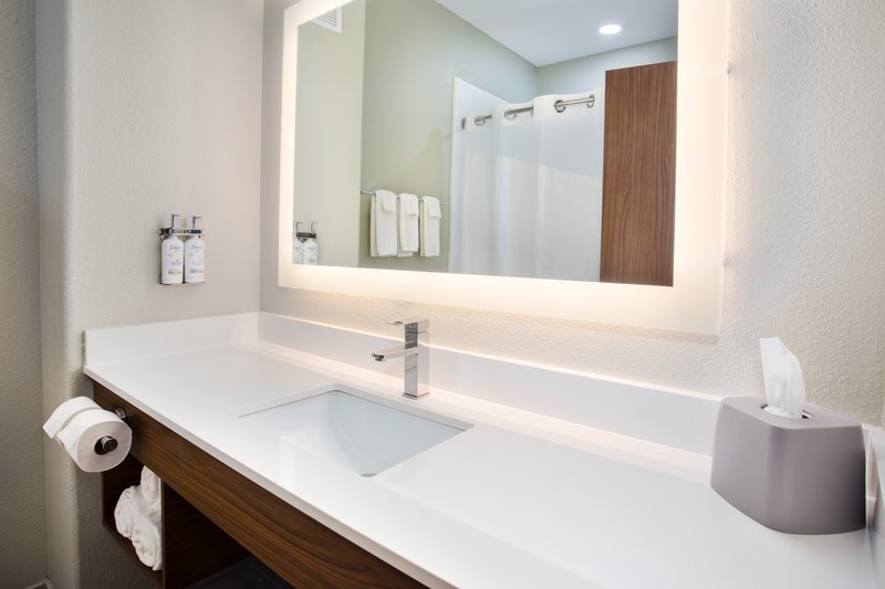 HOLIDAY INN EXP STES KATY