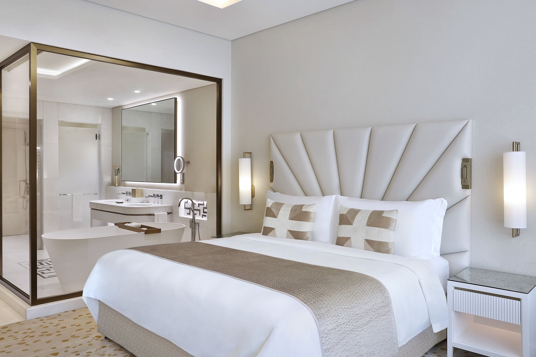 The St. Regis Dubai, The Palm Room Type - Deluxe Room, Guest room, King, City view