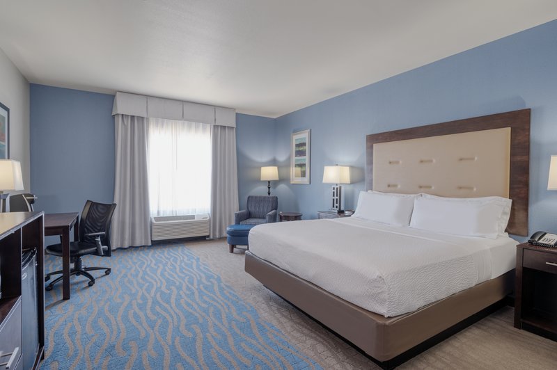Holiday Inn Express and Suites Edwardsville