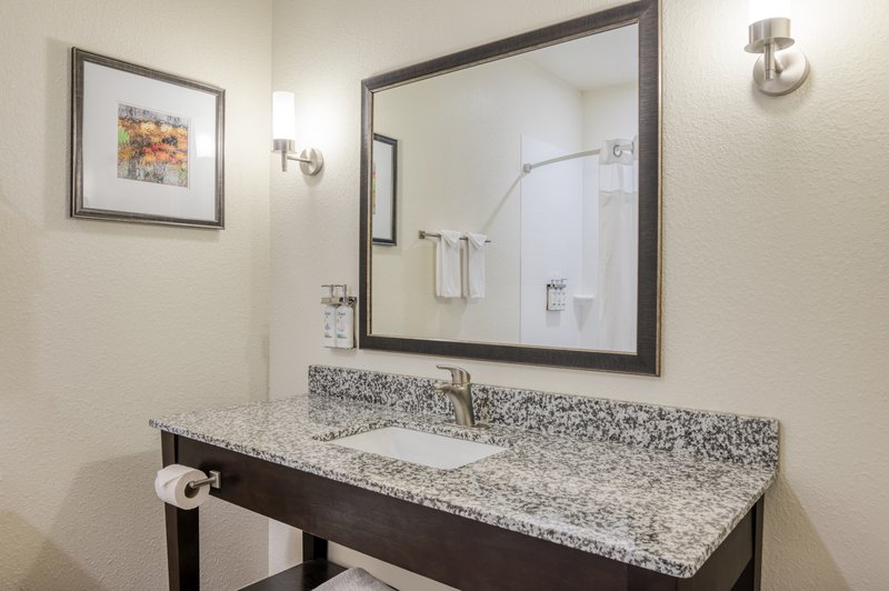 Holiday Inn Express and Suites Edwardsville